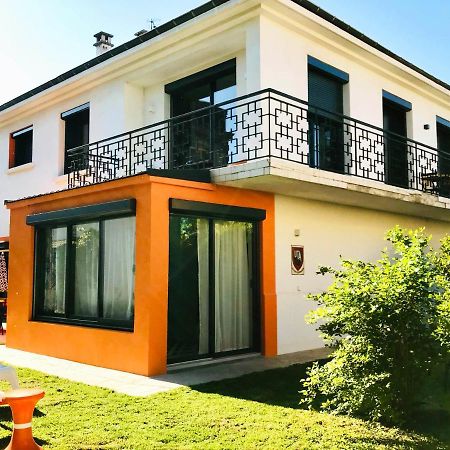 La Maison Pop Appartement meublé indépendant avec jardin Romans-sur-Isère Esterno foto